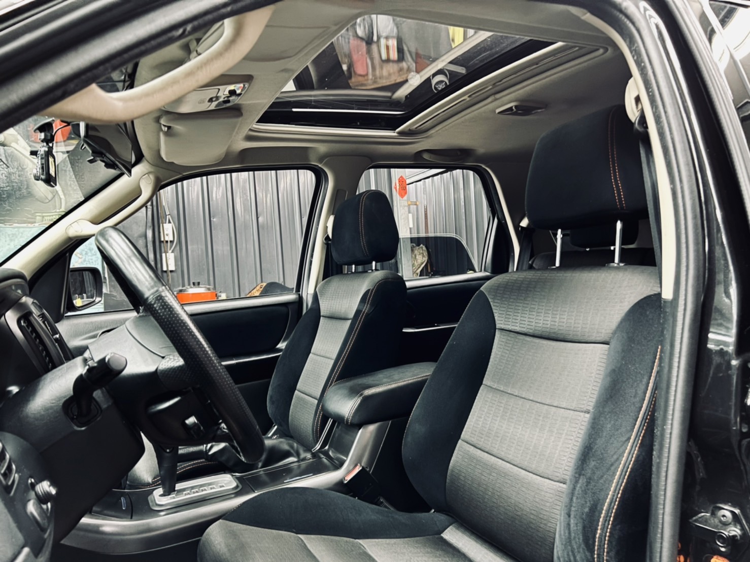 2012年底 FORD Escape 2.3 XLT 頂級天窗版 低里程 認證車  第9張相片