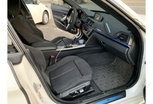 BMW 320I GRAN TURISMO  第7張相片