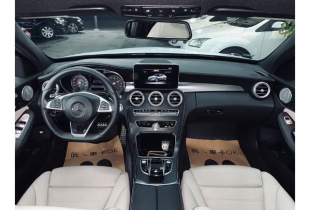 BENZ 賓士 C300 AMG 滿配 柏林 全景 認證車 實車實價 超有質感  第7張相片