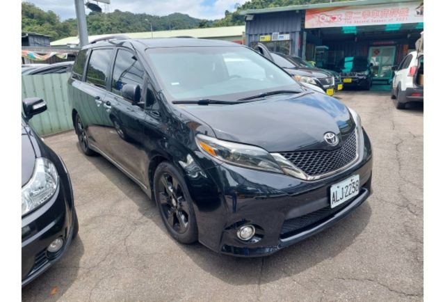 Toyota SIENNA  第1張相片