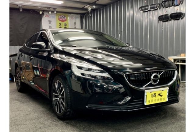 VOLVO 富豪 V40 全景天窗 ACC跟車 一手車 原廠保養 認證 實車實價  第1張相片