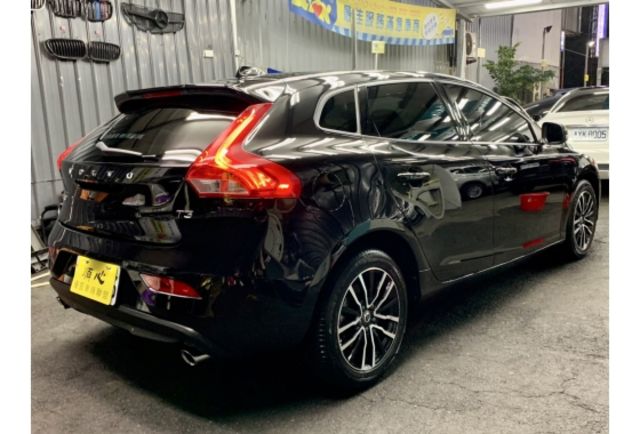 VOLVO 富豪 V40 全景天窗 ACC跟車 一手車 原廠保養 認證 實車實價  第4張相片