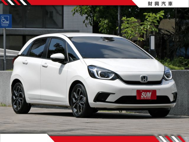 e:HEV油電版，平均油耗27KM/L！I-KEY、ACC自動跟車、車道維持、盲點偵測、智慧型車門啟閉、離開自動上鎖~  第2張相片