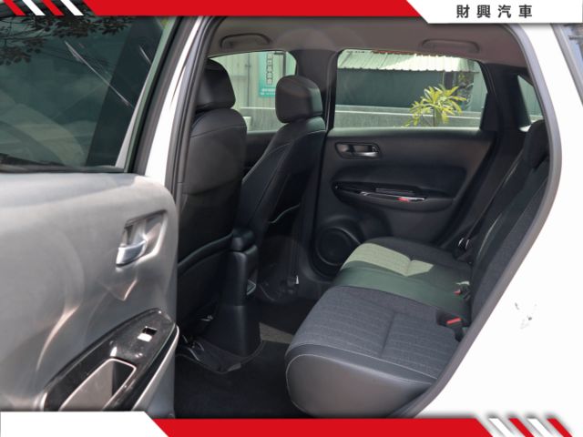 e:HEV油電版，平均油耗27KM/L！I-KEY、ACC自動跟車、車道維持、盲點偵測、智慧型車門啟閉、離開自動上鎖~  第8張相片
