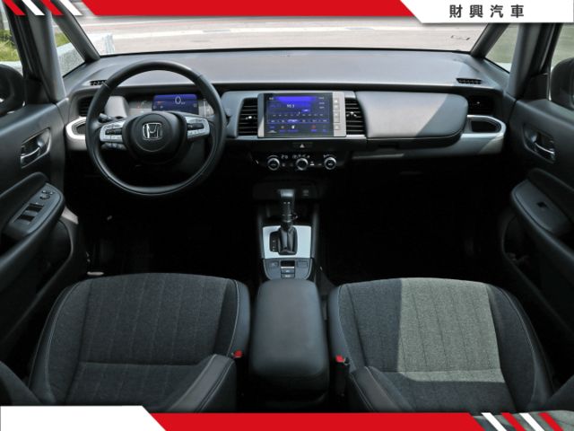 e:HEV油電版，平均油耗27KM/L！I-KEY、ACC自動跟車、車道維持、盲點偵測、智慧型車門啟閉、離開自動上鎖~  第9張相片