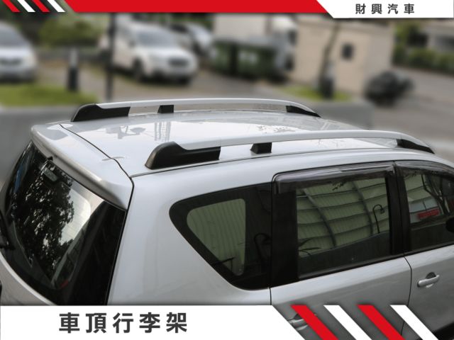 1.6行家皮椅版LIVINA~附行車紀錄器！全車原漆原鈑件~胎壓偵測、車頂架、頭燈水平調整~  第12張相片