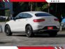 GLC250 COUPE 4MATIC運動版，改裝大螢幕主機，附行車紀錄器！AMG空力套件加持！雙前座記憶電調椅、環景  第3張縮圖