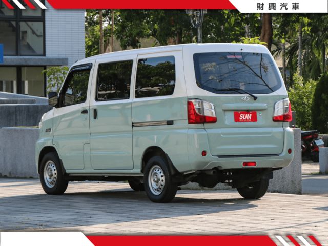 1.5廂型菱利A180，全新雙色烤漆送給你！附行車紀錄器~室內乾淨整齊無異味！盲點偵測、循跡防滑、光感應頭燈  第4張相片