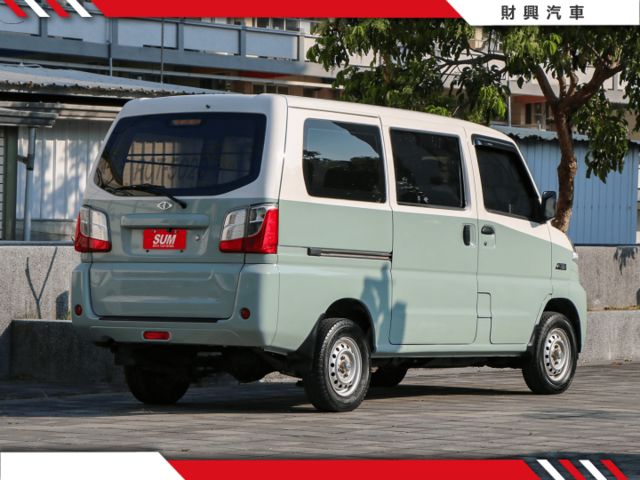1.5廂型菱利A180，全新雙色烤漆送給你！附行車紀錄器~室內乾淨整齊無異味！盲點偵測、循跡防滑、光感應頭燈  第5張相片