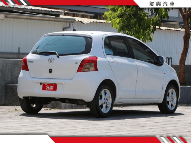 G版小鴨，平均一年跑1萬多公里！附行車紀錄器~有藍芽！電動收折後視鏡、調頻廣播  第5張相片