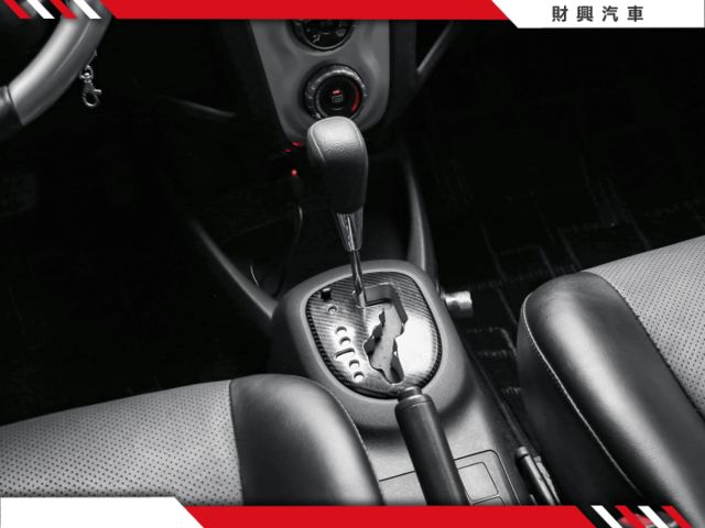G版小鴨，平均一年跑1萬多公里！附行車紀錄器~有藍芽！電動收折後視鏡、調頻廣播  第10張相片