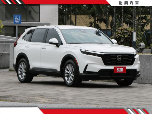 2025年S版CRV，全新領牌車，現折10萬UP！僅此一台！9吋觸控螢幕、NAVI導航、無線CARPLAY、無線充電座  第2張相片