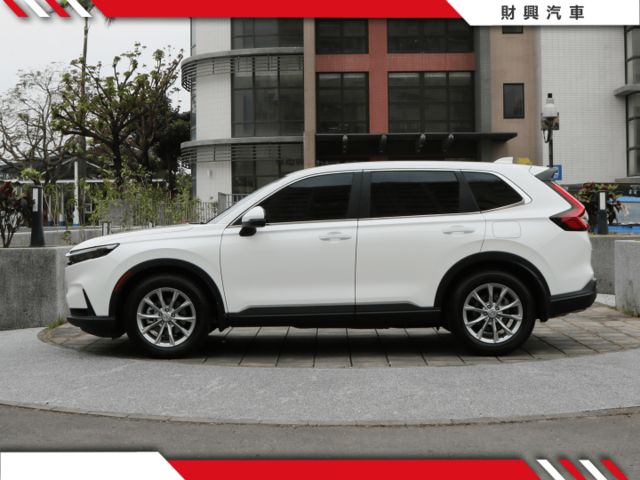 2025年S版CRV，全新領牌車，現折10萬UP！僅此一台！9吋觸控螢幕、NAVI導航、無線CARPLAY、無線充電座  第3張相片