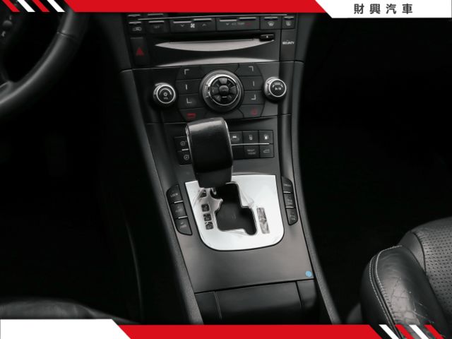 4輪驅動旗艦版U7！用機車價就能帶回家！雙前座電調椅、I-KEY、天窗、智慧遠光燈、恆溫空調、電動尾門  第7張相片
