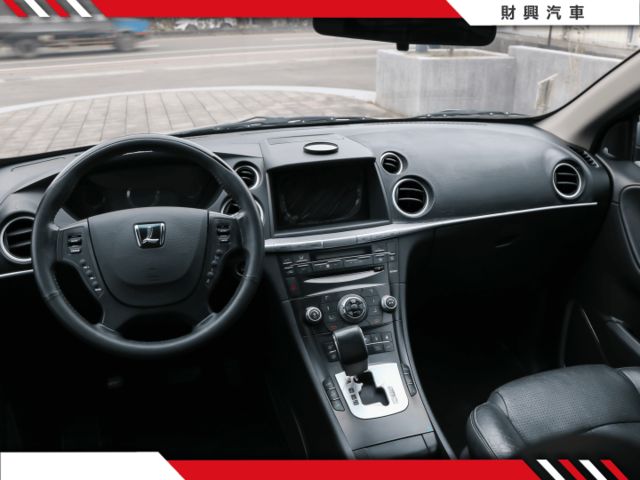 4輪驅動旗艦版U7！用機車價就能帶回家！雙前座電調椅、I-KEY、天窗、智慧遠光燈、恆溫空調、電動尾門  第8張相片