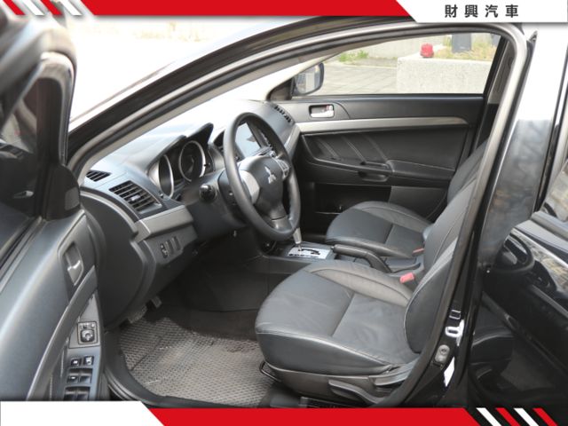 低里程1.8 LANCER FORTIS~改裝全新大螢幕觸控安卓機(藍芽、倒車影像、導航)！頭燈水平調整、恆溫空調  第6張相片