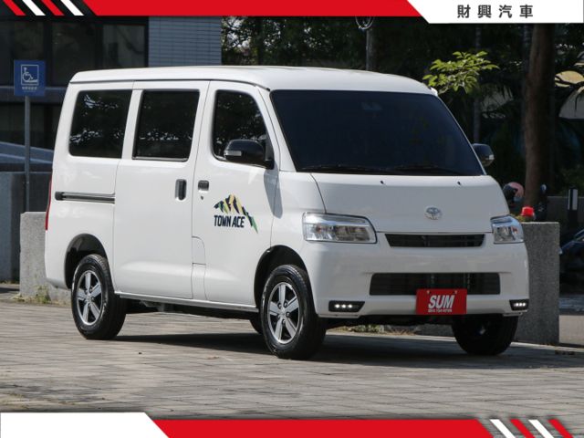 2025全新車！立即釋出直接現省！白車水水又大方！TSS最高規湯A廂車就在這裡！喜歡來問！  第2張相片