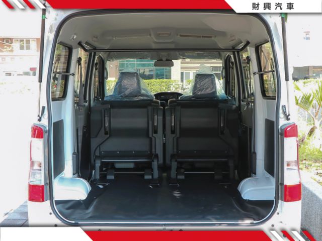 2025全新車！立即釋出直接現省！白車水水又大方！TSS最高規湯A廂車就在這裡！喜歡來問！  第6張相片
