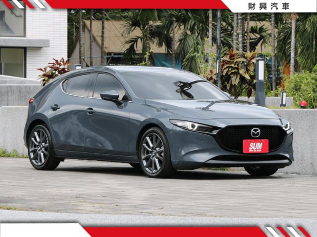5門2.0馬3，有行車紀錄器~全速域跟車、LED日行燈/頭/尾燈、I-KEY免鑰匙、換檔撥片、前4眼式停車雷達  第2張相片