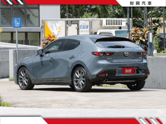 5門2.0馬3，有行車紀錄器~全速域跟車、LED日行燈/頭/尾燈、I-KEY免鑰匙、換檔撥片、前4眼式停車雷達  第4張相片