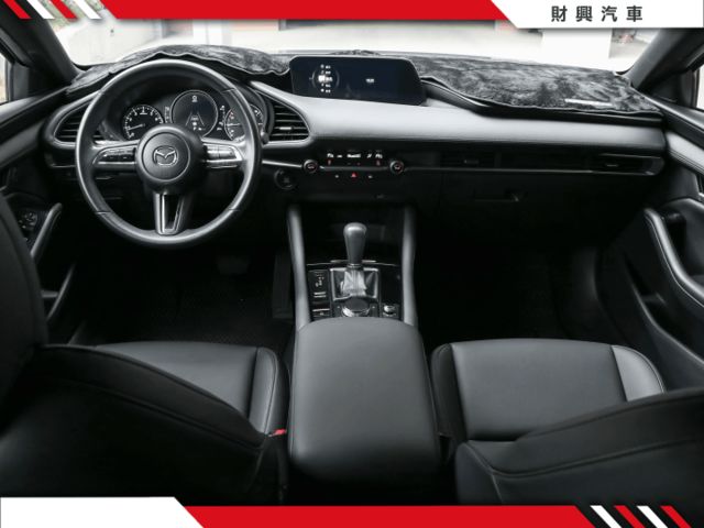 5門2.0馬3，有行車紀錄器~全速域跟車、LED日行燈/頭/尾燈、I-KEY免鑰匙、換檔撥片、前4眼式停車雷達  第8張相片