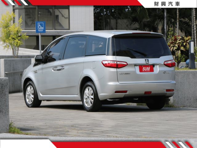 8人座精緻版M7，渦輪增壓引擎~倒車影像、前&後座恆溫空調、LED日行燈/尾燈、後座出風口、I-KEY  第4張相片