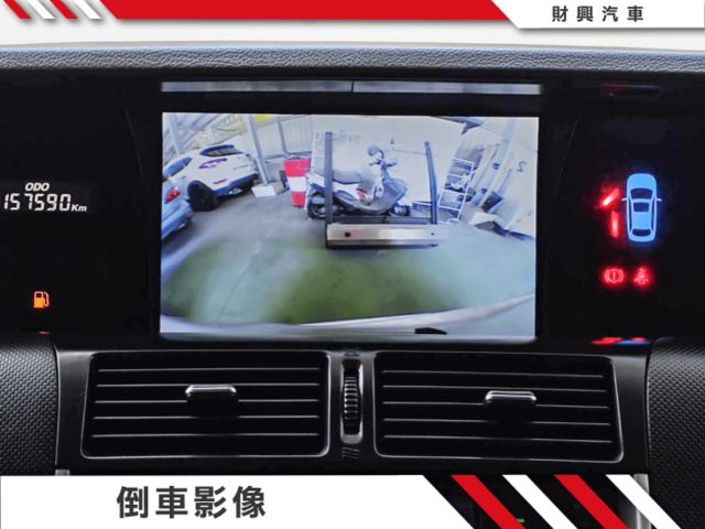 8人座精緻版M7，渦輪增壓引擎~倒車影像、前&後座恆溫空調、LED日行燈/尾燈、後座出風口、I-KEY  第15張相片