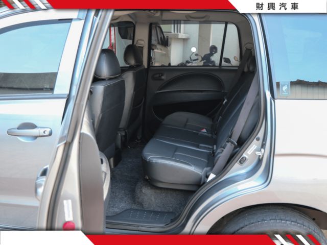 2.4精緻版ZINGER~原廠保養、倒車影像、後座出風口、光感應頭燈、定速  第8張相片