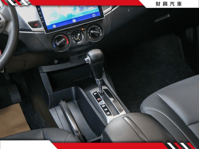 2.4精緻版ZINGER~原廠保養、倒車影像、後座出風口、光感應頭燈、定速  第11張相片