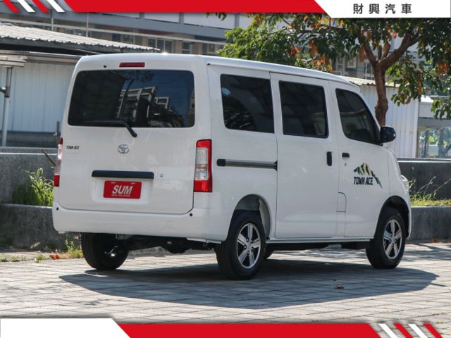 2025全新車！立即釋出直接現省！白車水水又大方！TSS最高規湯A廂車就在這裡！喜歡來問！  第5張相片