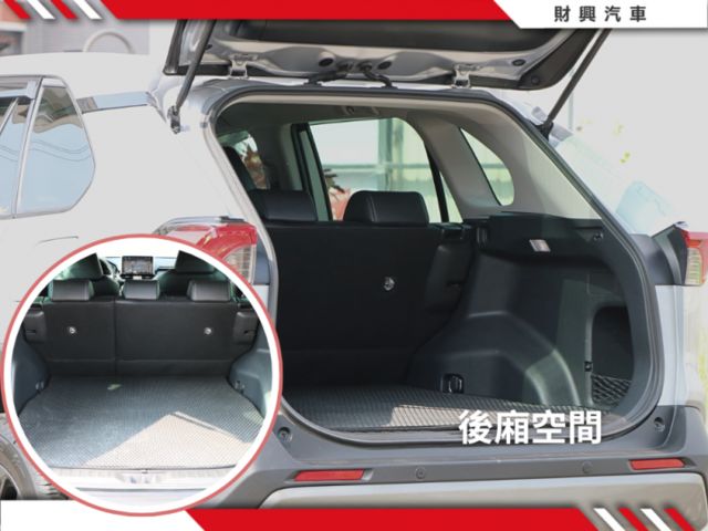 RAV4乘載著全家人的幸福，安全滿分！好開空間大！還有安卓機都裝好送給你！內裝乾淨完整！  第5張相片