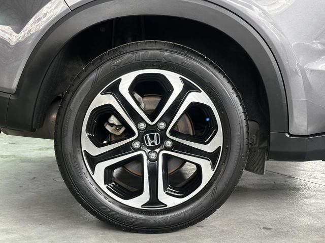 一台搞定日常通勤與出遊的全能系車款！LED頭燈、衛星導航、8吋中控螢幕、倒車顯影、藍芽，快來預約賞車！  第6張相片