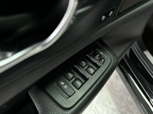 北歐豪華超帥旅行車始祖B4 PLUS版，霸氣外型，輕油電更省！誰說富豪只有耗油？  第11張相片