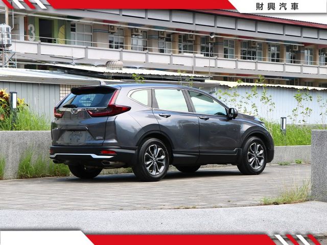 適合家庭需求的CR-V 車況超好！還有無線充電、電尾門、LED頭燈、分區溫控、衛星導航，來看看你就知道了  第4張相片