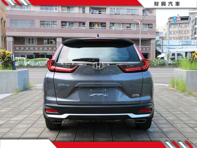 適合家庭需求的CR-V 車況超好！還有無線充電、電尾門、LED頭燈、分區溫控、衛星導航，來看看你就知道了  第7張相片