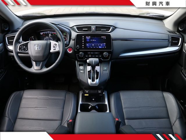 適合家庭需求的CR-V 車況超好！還有無線充電、電尾門、LED頭燈、分區溫控、衛星導航，來看看你就知道了  第13張相片