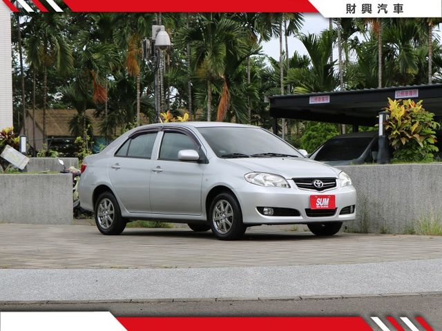 電動收折後視鏡、數位儀表、車內乾淨整齊！超低里程完美入手優質代步車！  第5張相片