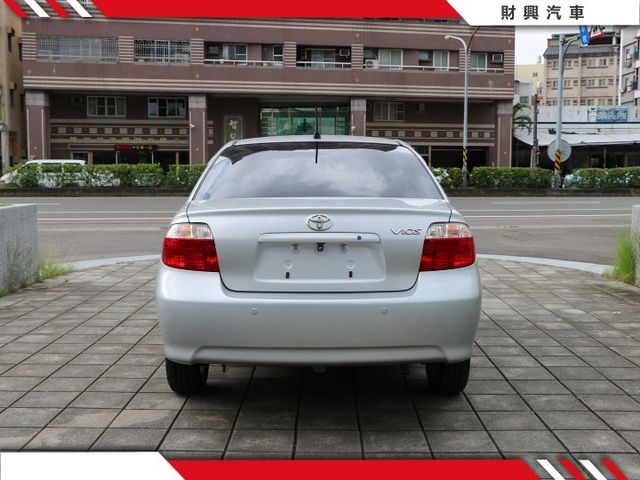 電動收折後視鏡、數位儀表、車內乾淨整齊！超低里程完美入手優質代步車！  第7張相片