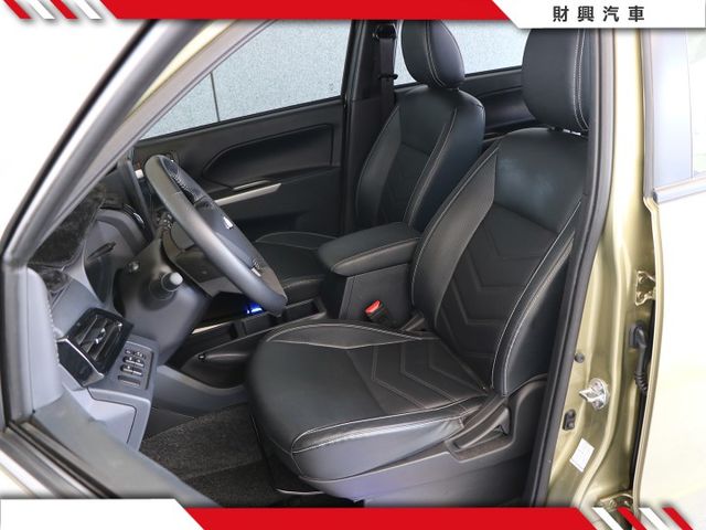 全面升級超有感！無線CarPlay、Level 2系統、環景、數位儀表、盲點。七人座的ZINGER讓您商用自用都滿意！  第10張相片