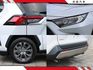 深受大家喜愛的RAV4來啦！環景、前後行車紀錄器、腳踢電尾門、記憶電調椅、通風椅、定速、循跡、盲點。別猶豫，快來賞車！  第8張縮圖