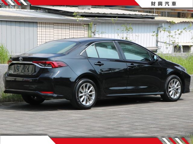 你在看我嗎？我有I-KEY、定速、ACC跟車、車道偏移、盲點偵測、倒車顯影，是你代步的好夥伴喔！  第2張相片