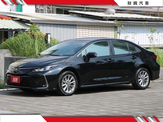 你在看我嗎？我有I-KEY、定速、ACC跟車、車道偏移、盲點偵測、倒車顯影，是你代步的好夥伴喔！  第4張相片