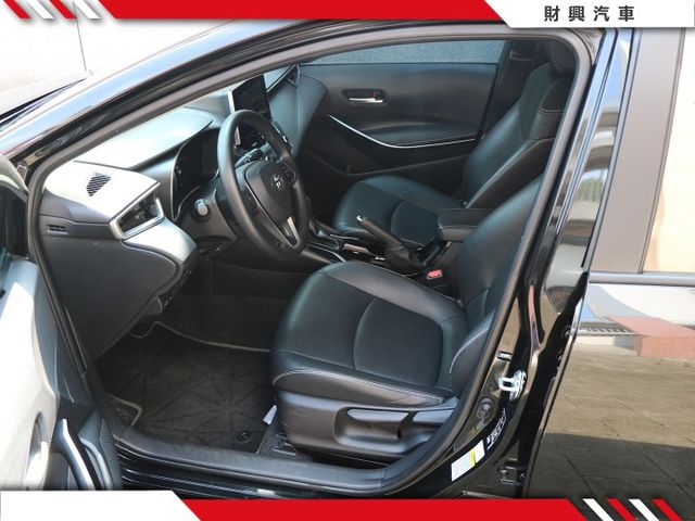 你在看我嗎？我有I-KEY、定速、ACC跟車、車道偏移、盲點偵測、倒車顯影，是你代步的好夥伴喔！  第9張相片