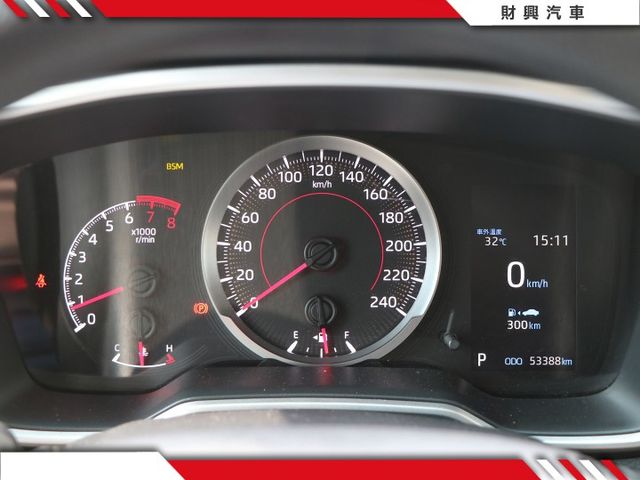 你在看我嗎？我有I-KEY、定速、ACC跟車、車道偏移、盲點偵測、倒車顯影，是你代步的好夥伴喔！  第14張相片