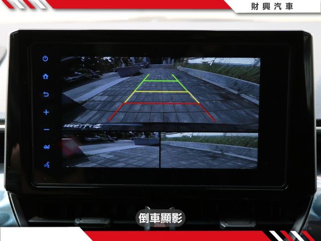 你在看我嗎？我有I-KEY、定速、ACC跟車、車道偏移、盲點偵測、倒車顯影，是你代步的好夥伴喔！  第16張相片