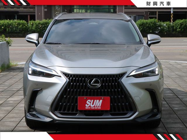 22年大改款的二代NX在這！有盲點、I-KEY、行車紀錄器、電熱椅、倒車顯影、電尾門，還有原廠保，適合重視質感的你~  第6張相片