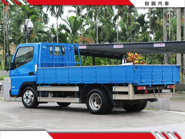 頭家阿~正愁找不到滿意的貨車嗎？那你應該看看這台，22年的堅達，11呎半，寬大貨斗輕鬆載，3000C.C好動力，實車在店  第3張相片