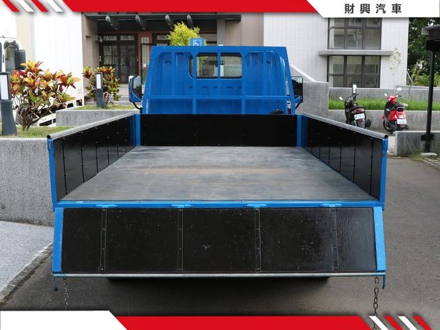 頭家阿~正愁找不到滿意的貨車嗎？那你應該看看這台，22年的堅達，11呎半，寬大貨斗輕鬆載，3000C.C好動力，實車在店  第7張相片