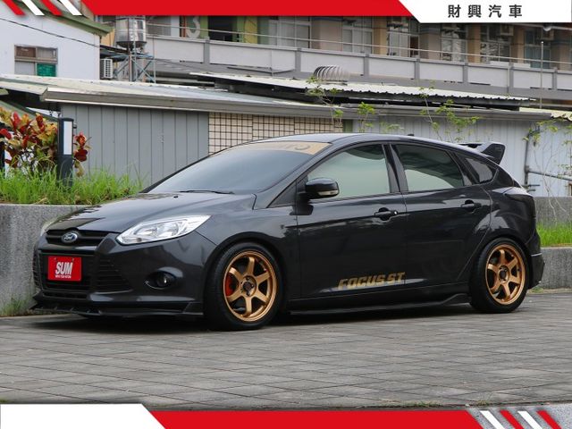 FOCUS五門就是這麼好看，改裝一件不拆，還有重低音的饗宴，全車質感改，絕非一般制服車！1.6好開妥善率又高！  第4張相片