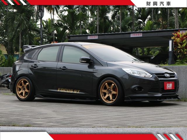 FOCUS五門就是這麼好看，改裝一件不拆，還有重低音的饗宴，全車質感改，絕非一般制服車！1.6好開妥善率又高！  第5張相片